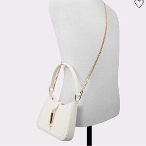 Elegant White Shoulder Bag Gucci